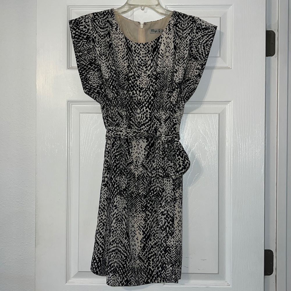 Short Sleeve Dress